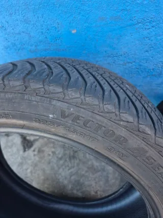 2 Neumáticos Goodyear Vector 4 225/45 R17 94V