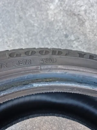 2 Neumáticos Goodyear Vector 4 225/45 R17 94V