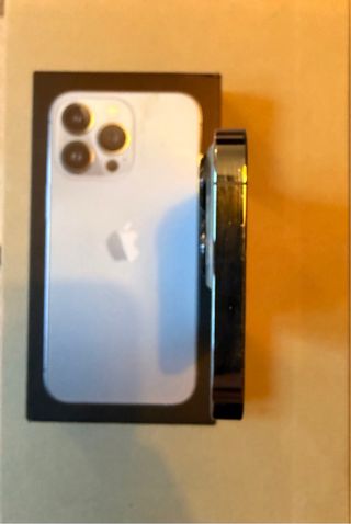 iPhone 13 Pro 256 GB Plata/azul, 84 % de batería