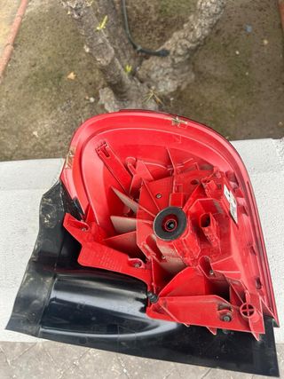 Piloto trasero izquierdo Mercedes GLA 2016 X156