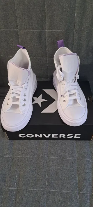 Zapatillas Converse All Star Blancas y Lila