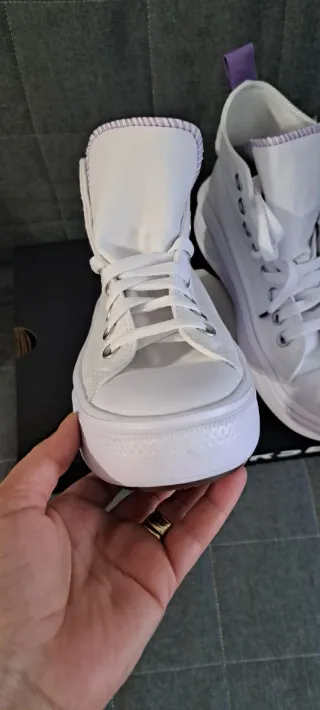 Zapatillas Converse All Star Blancas y Lila