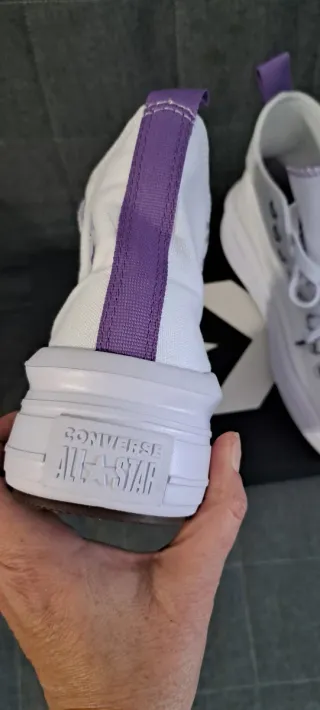 Zapatillas Converse All Star Blancas y Lila