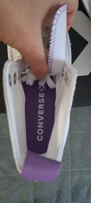 Zapatillas Converse All Star Blancas y Lila