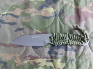 Navaja Gerber Bear Grylls Survival