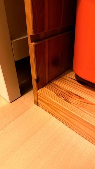 Mueble Ikea madera con cubetas