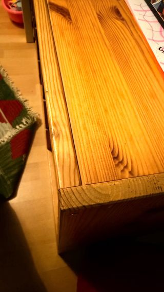 Mueble Ikea madera con cubetas