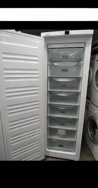 Congelador NO FROST Liebherr 185x60cm