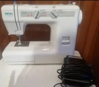Máquina de coser REAL Mod 310