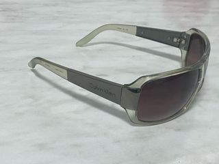 Gafas de sol Calvin Klein grises transparentes