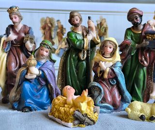 Presepe con 11 figure in resina (NUOVO)