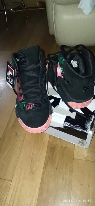 Zapatillas Fila Negras Rosas Talla 38 Nuevas