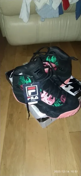 Zapatillas Fila Negras Rosas Talla 38 Nuevas