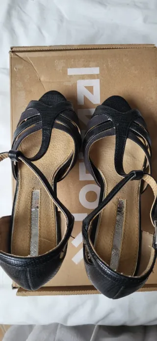 Sandalias tacón piel serpiente Maria Mare T.36