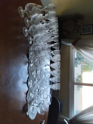 Juego de copas de cristal tallado