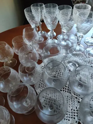 Juego de copas de cristal tallado