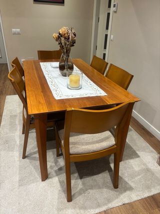 Conjunto mesa comedor, sillas y mesa baja