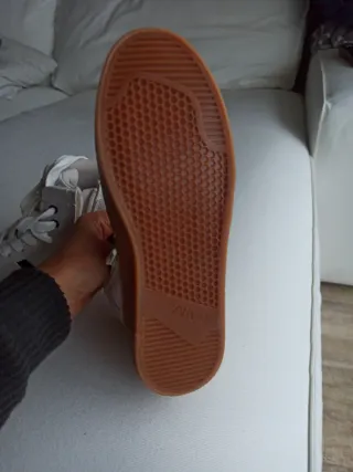 Zapatillas altas niño beige y blanco