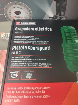 Atornilladora de Impacto + Grapadora de Regalo