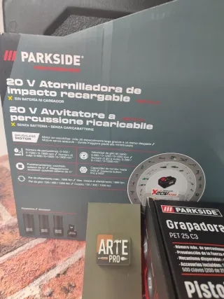 Atornilladora de Impacto + Grapadora de Regalo