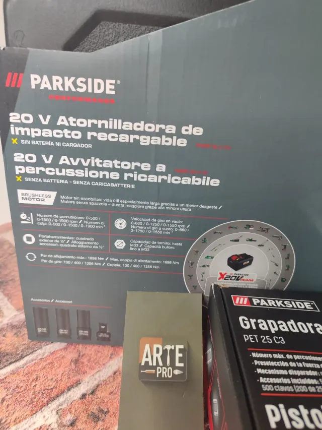 Atornilladora de Impacto + Grapadora de Regalo