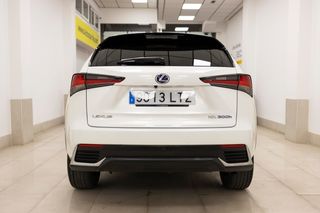 Lexus NX 2021