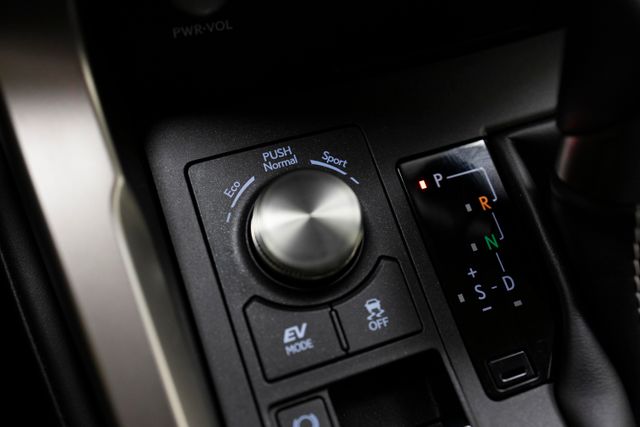 Lexus NX 2021