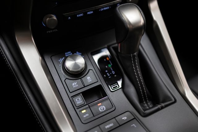 Lexus NX 2021