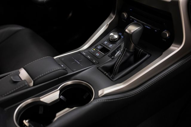 Lexus NX 2021