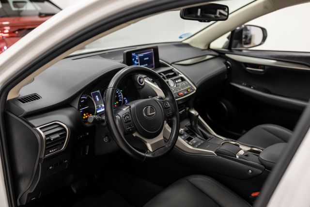Lexus NX 2021