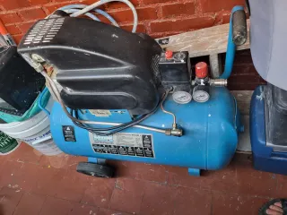 Compresor de aire azul