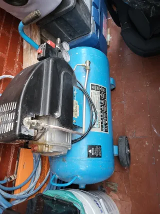 Compresor de aire azul