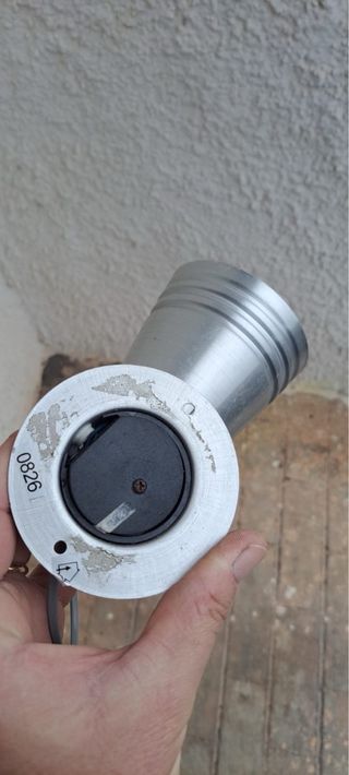 Lampada da esterno in metallo e plastica