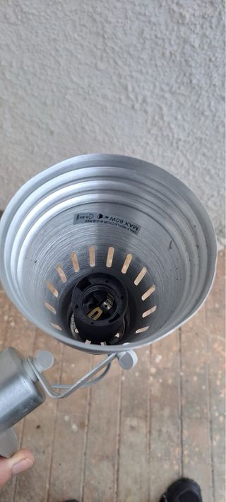 Lampada da esterno in metallo e plastica