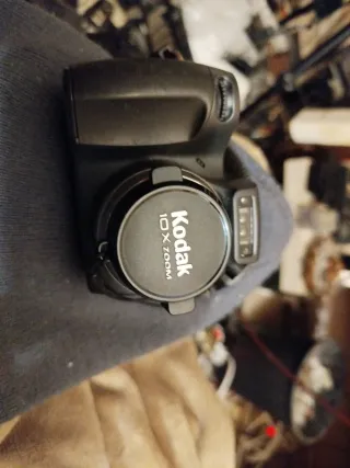 Cámara Kodak 10x Zoom (solo batería)