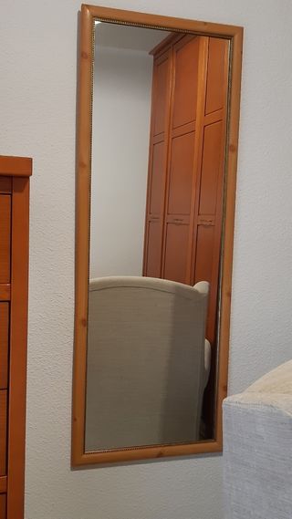 Sillón orejero individual beige