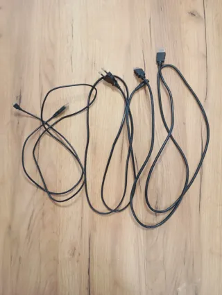 PlayStation 4 Pro + 2 Giochi e vari cavi