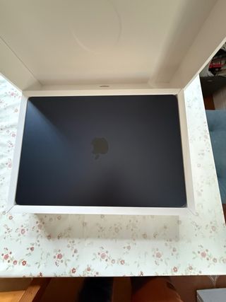 MacBook Air 15 M4 16GB 256GB 10 núcleos 2025
