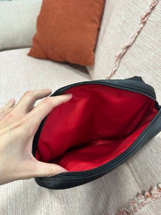 Mochila Giorgio Armani Parfums Negra con Rojo