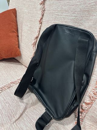 Mochila Giorgio Armani Parfums Negra con Rojo
