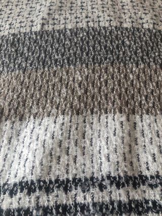 Bufanda grande marrón y blanca