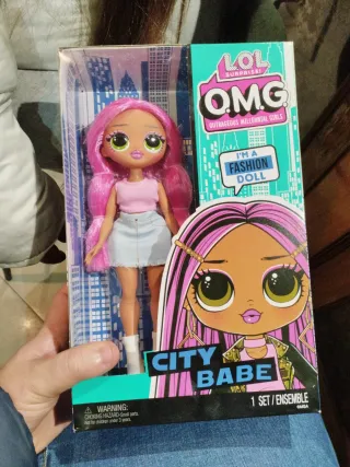 Muñeca LOL Surprise OMG City Babe