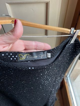 Falda brillante con lentejuelas negra de fiesta