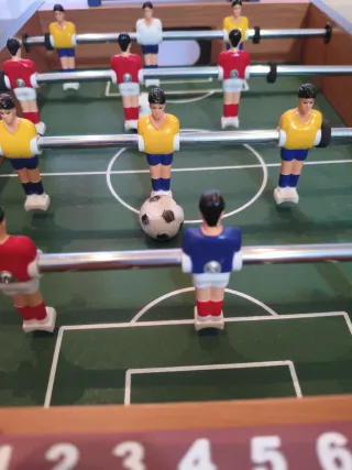 Futbolín de madera de sobremesa