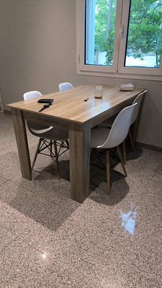 Mesa comedor con 4 sillas