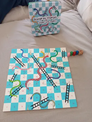 2 Juegos de mesa de madera