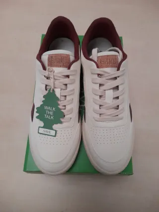 Zapatillas Saye Blancas y Rojas Nuevas