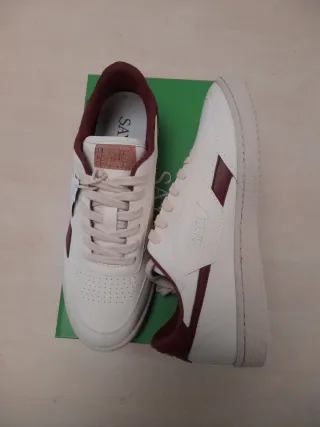 Zapatillas Saye Blancas y Rojas Nuevas