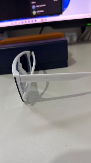 Gafas Louis Vuitton plateadas con caja