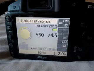 NIKON D3200 + OBJETIVO 18-55mm